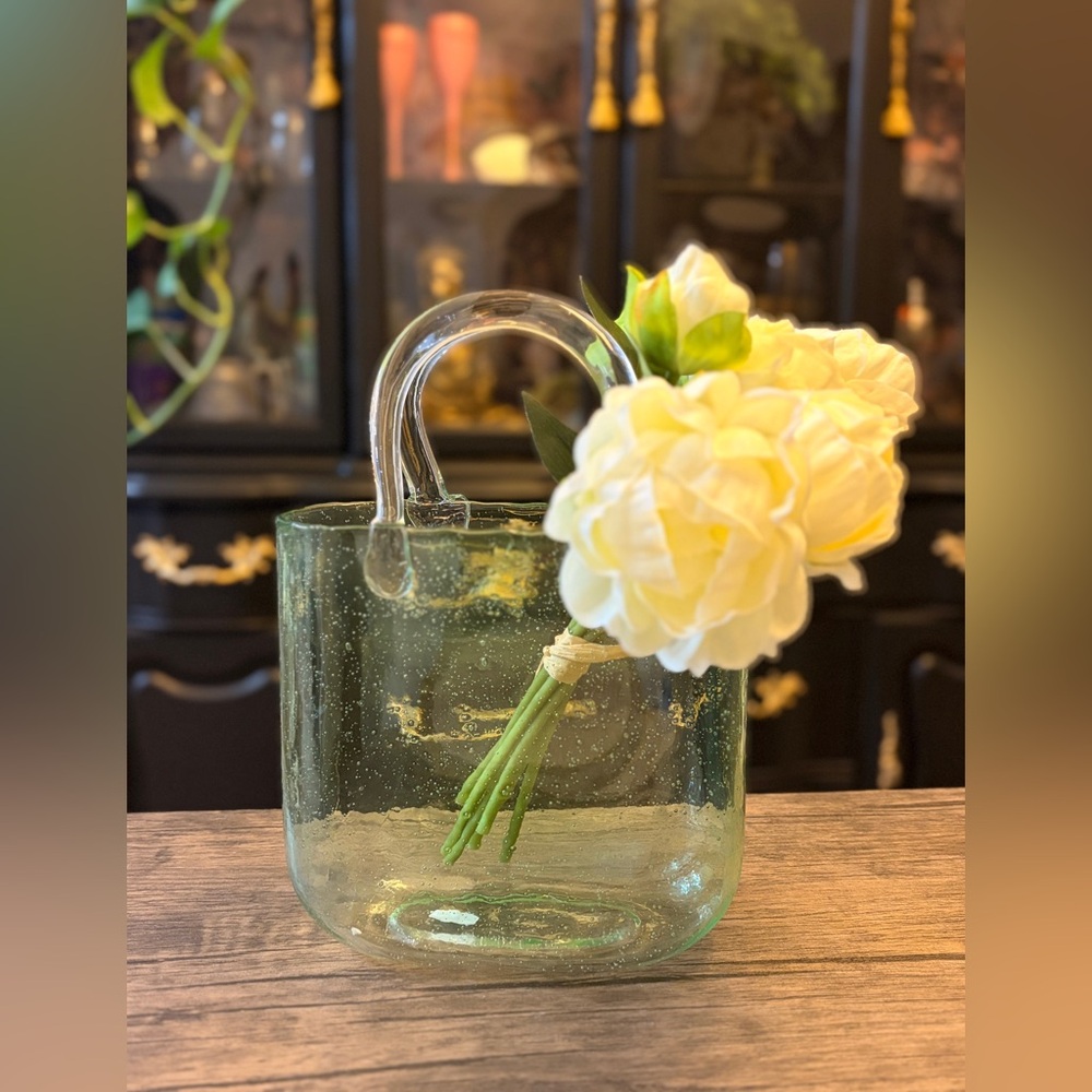 Elegant purse Glass Vase✨ 10” x 7”